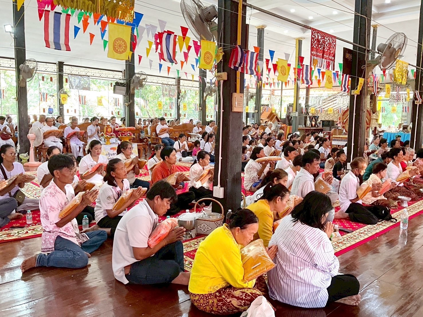 ภาพร่วมพิธีกรรมวัดท่าฉนวน