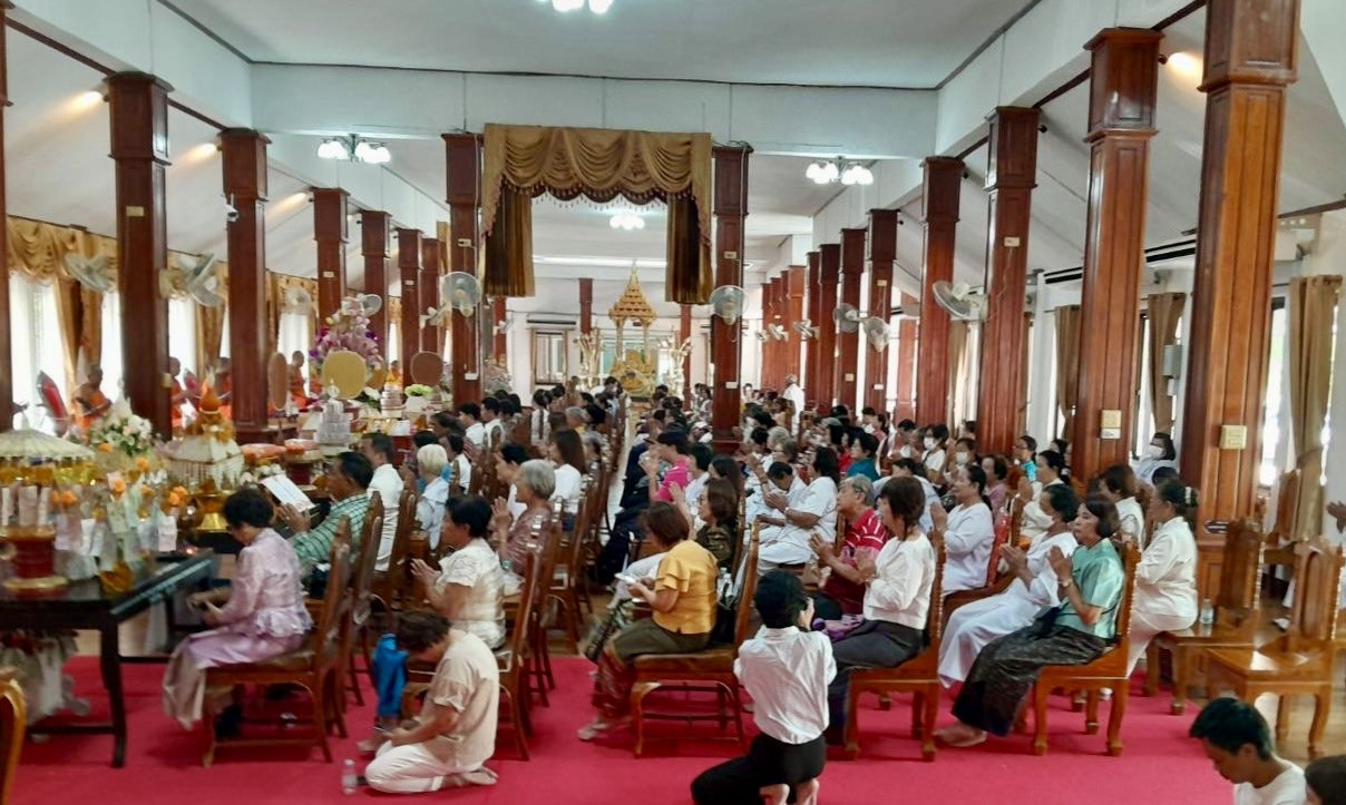 ภาพร่วมพิธีกรรมวัดตระพังทอง