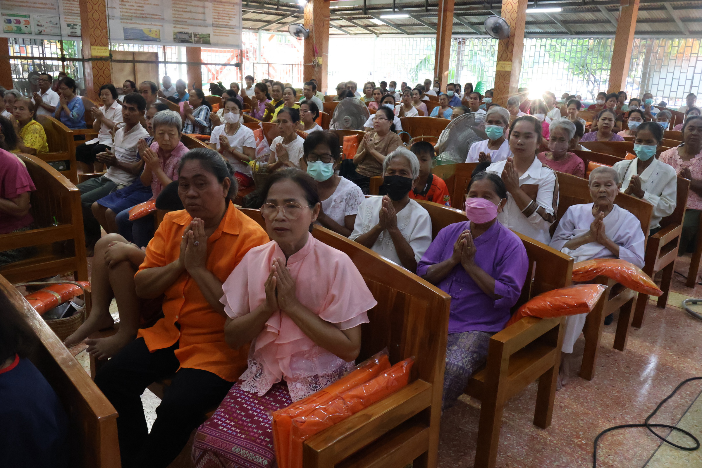 ภาพร่วมพิธีกรรมวัดกงไกรลาศ