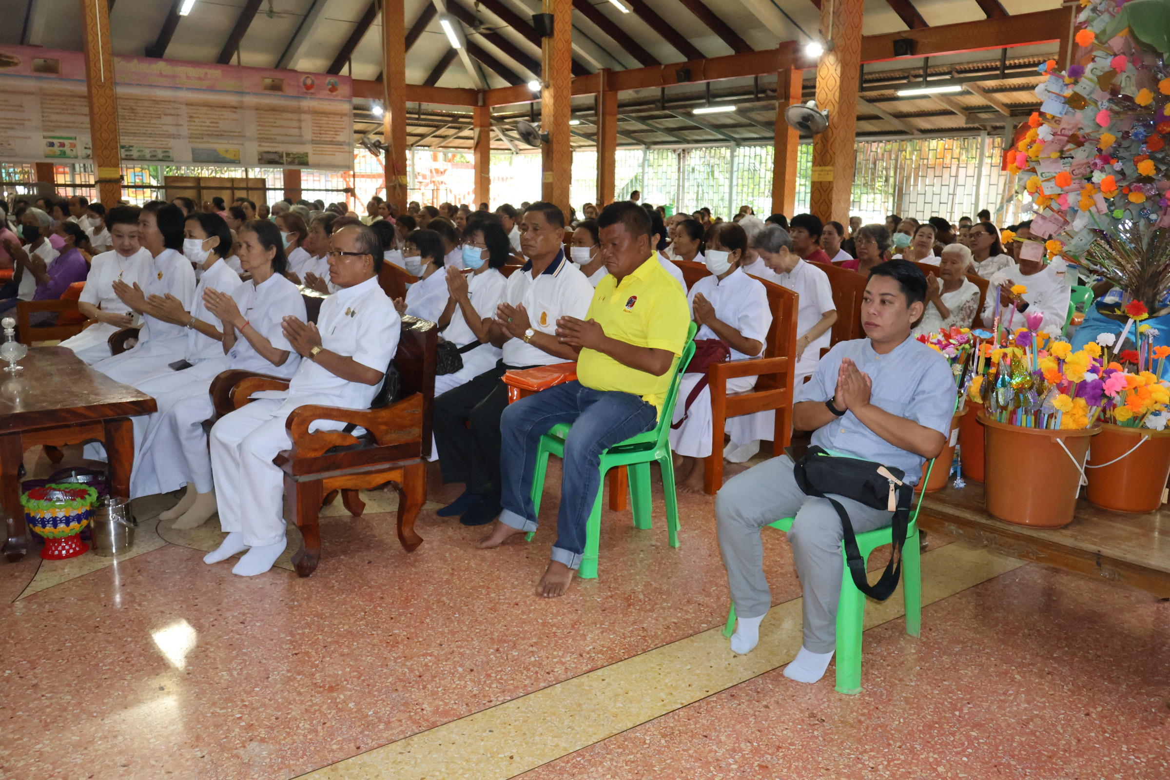 ภาพร่วมพิธีกรรมวัดกงไกรลาศ