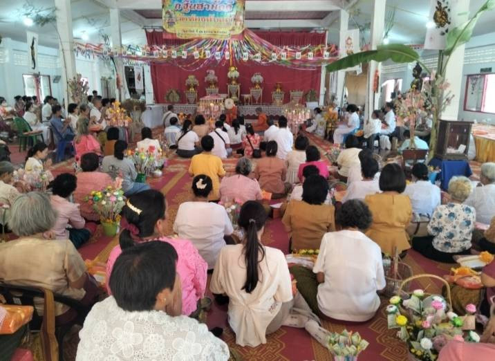 ภาพร่วมพิธีกรรมวัดท้องลับแล