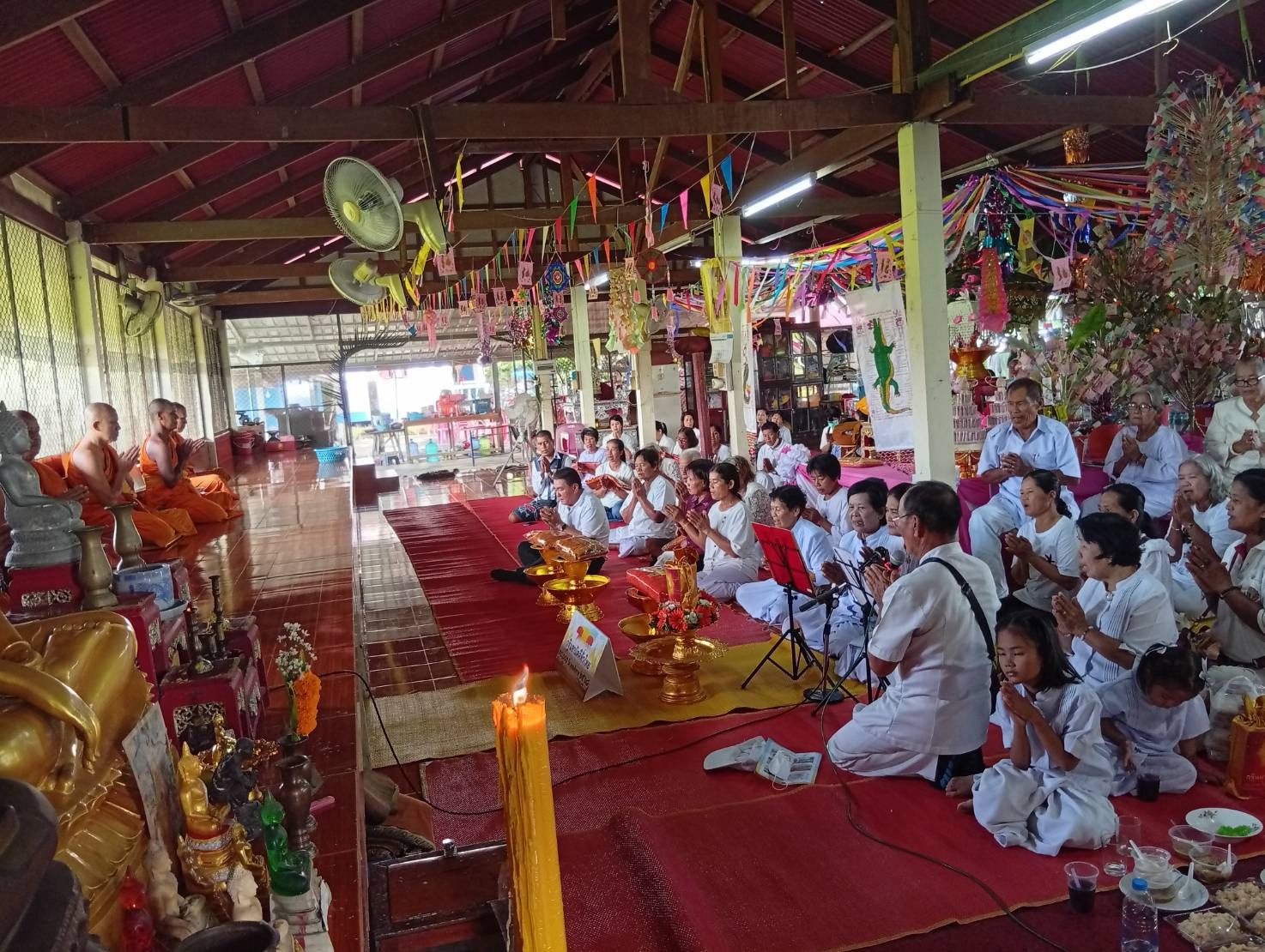 ภาพร่วมพิธีกรรมวัดทุ่งอ่างทอง