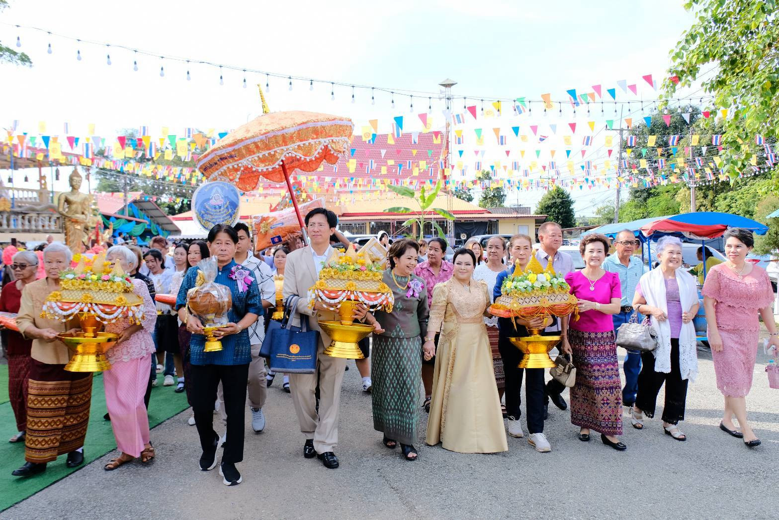ภาพร่วมพิธีกรรมวัดสันติพลาราม