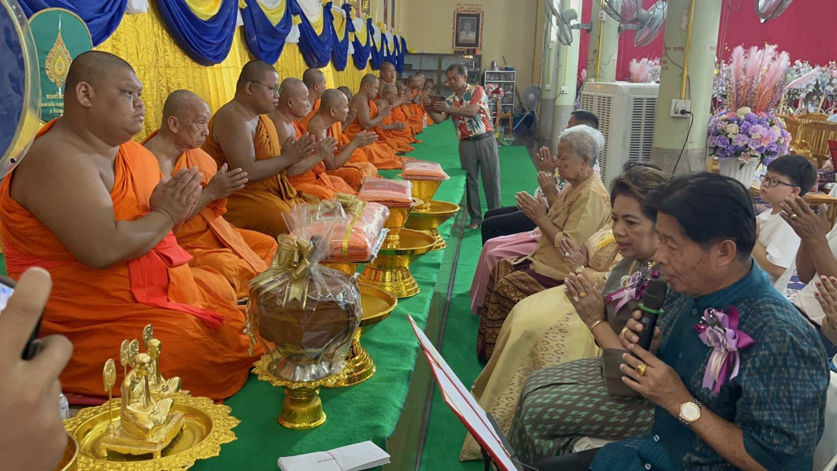 ภาพร่วมพิธีกรรมวัดสันติพลาราม