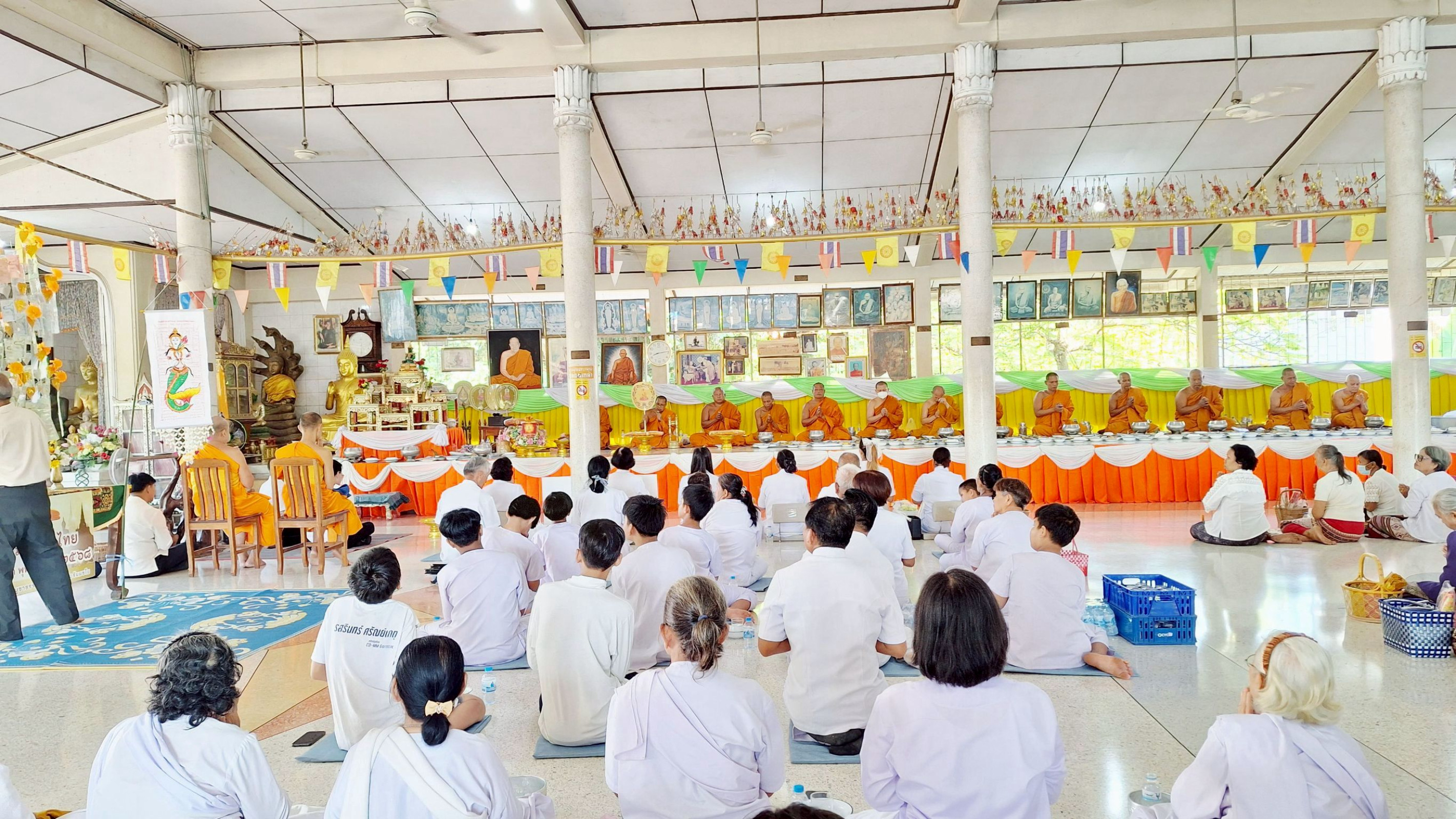 ภาพร่วมพิธีกรรมวัดแสนขัน