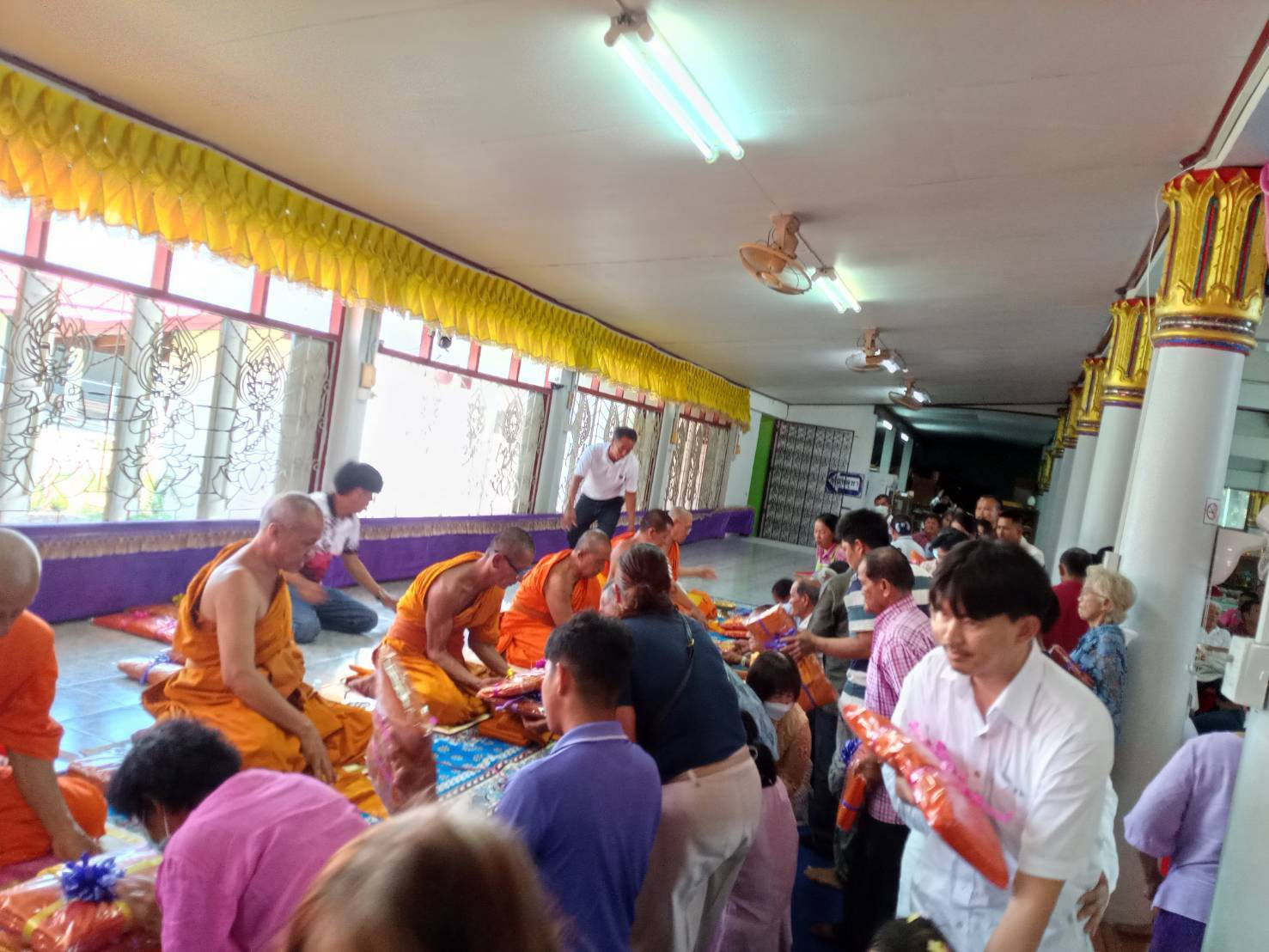 ภาพร่วมพิธีกรรมวัดวังแดง