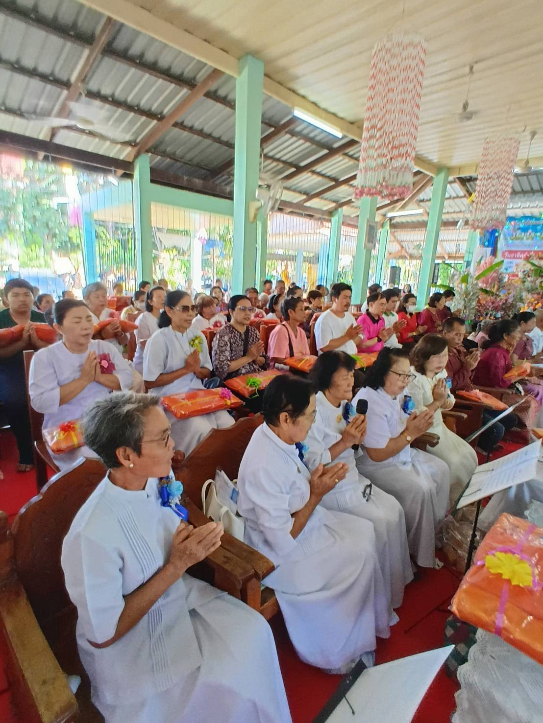 ภาพร่วมพิธีกรรมวัดหนองคันธมาศ