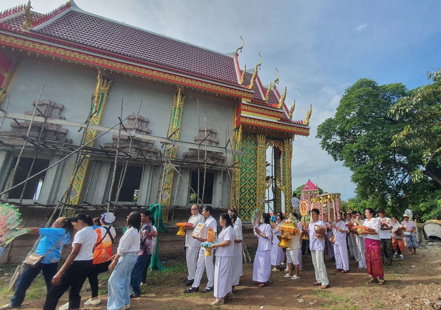 ภาพร่วมพิธีกรรมวัดอ้อมหล่ม