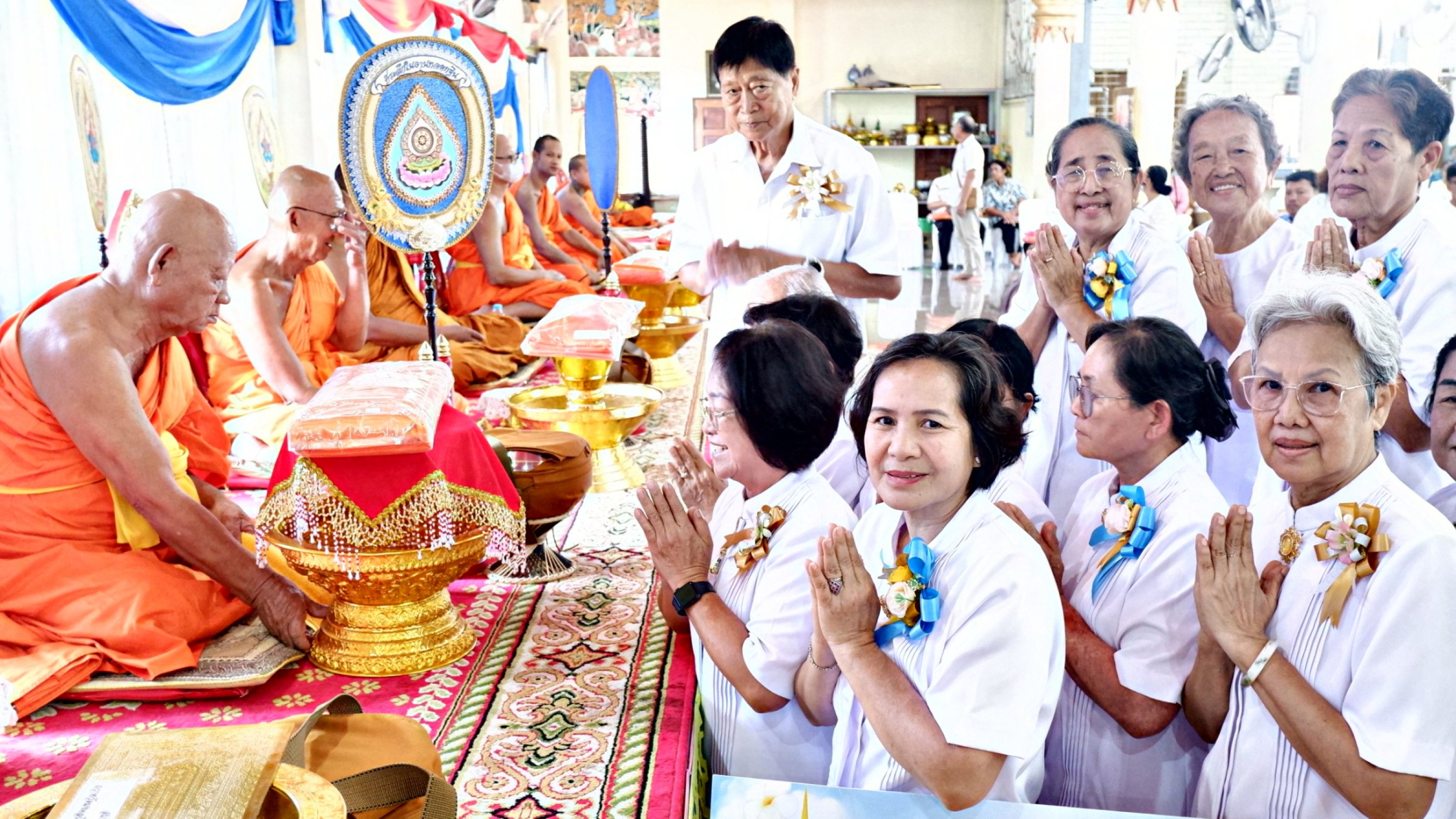 ภาพร่วมพิธีกรรมวัดมงคลนิมิตร