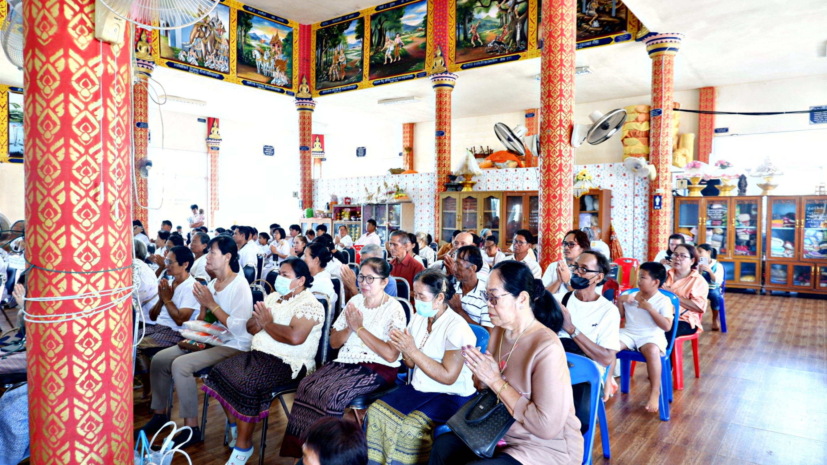 ภาพร่วมพิธีกรรมวัดชำทอง