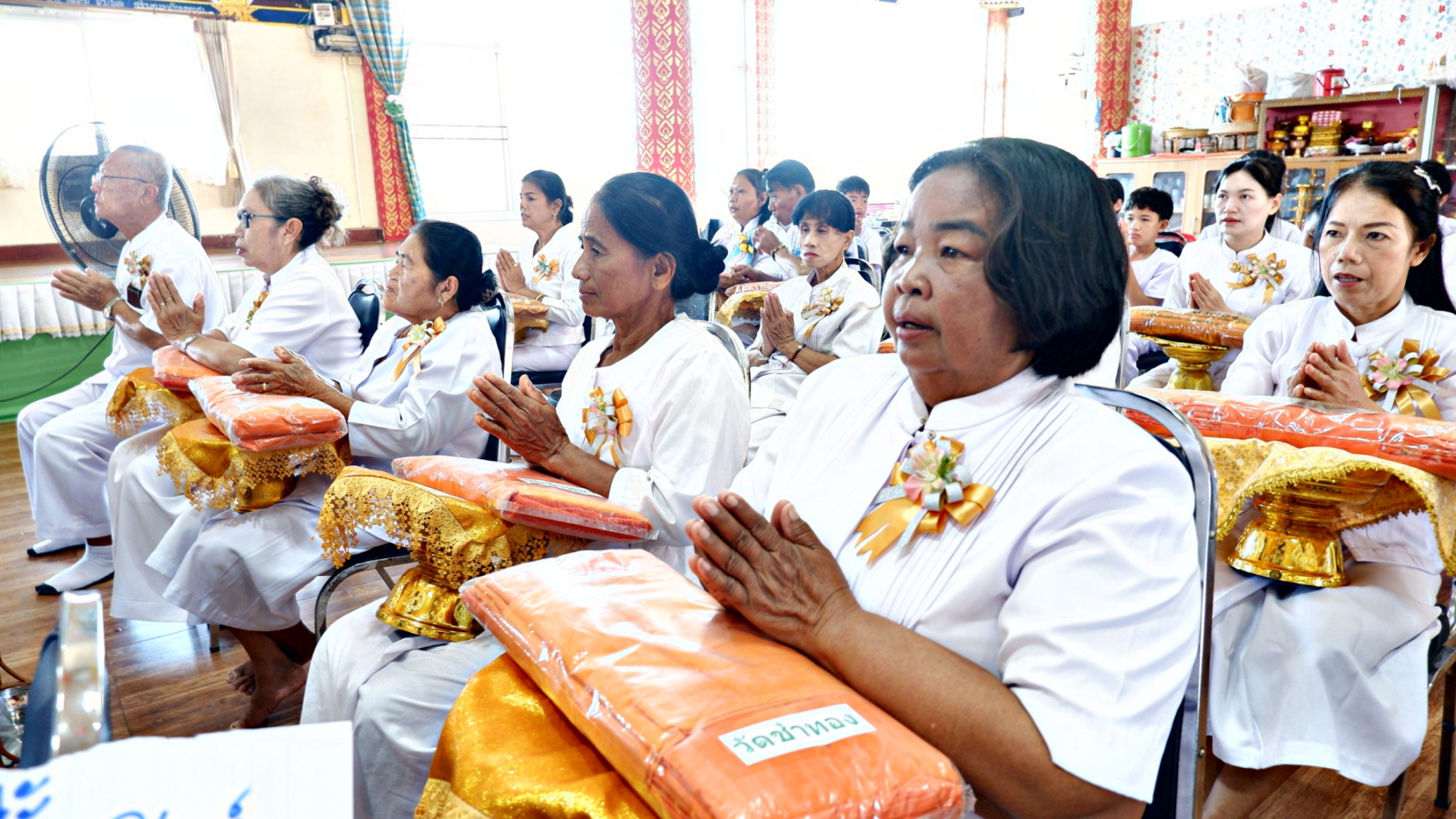 ภาพร่วมพิธีกรรมวัดชำทอง