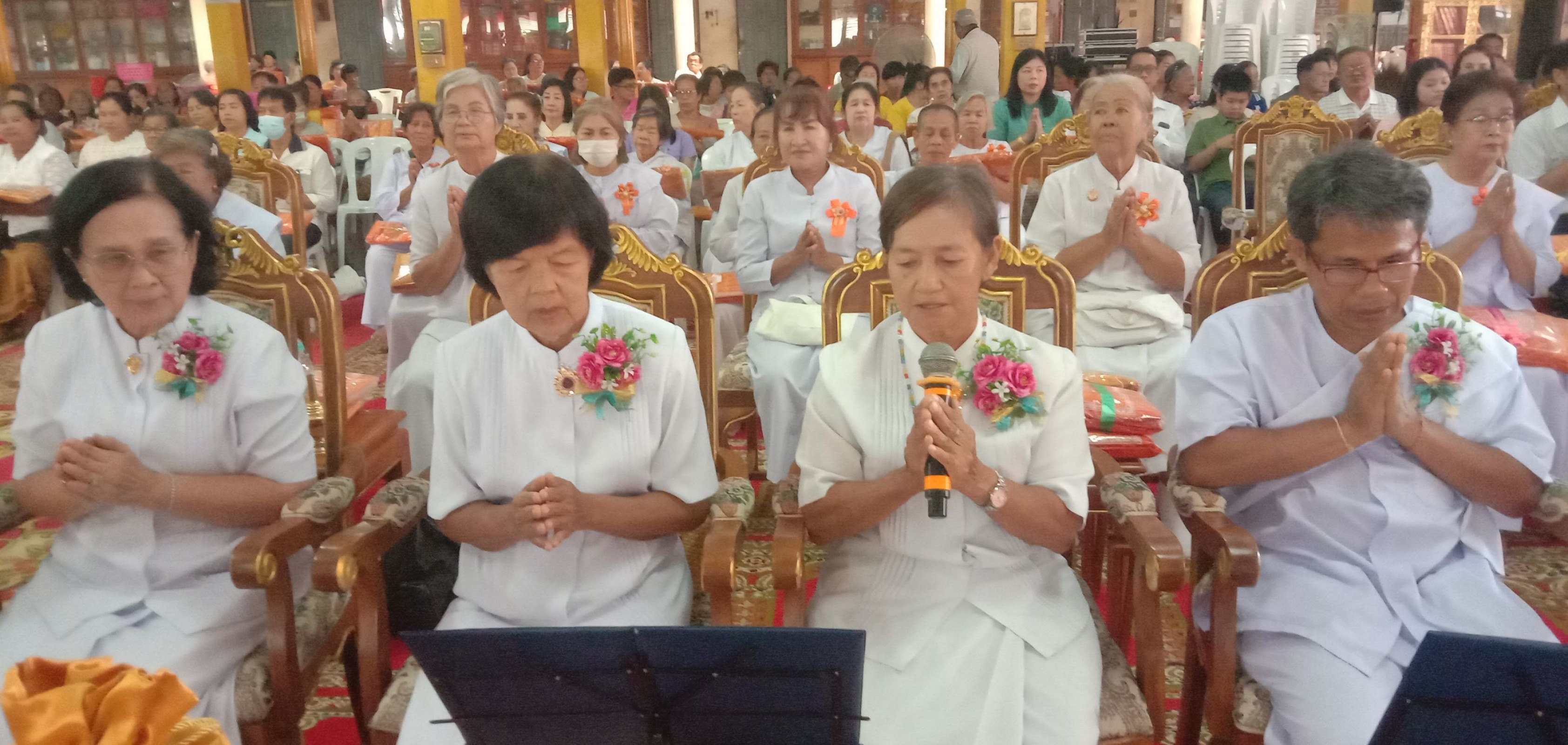 ภาพร่วมพิธีกรรมวัดเขาแก้ว