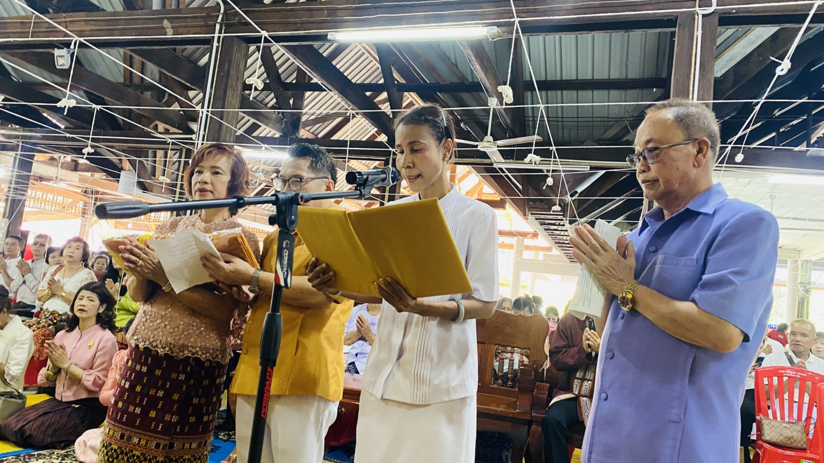 ภาพกล่าวคำถวายกฐินวัดผาทั่ง