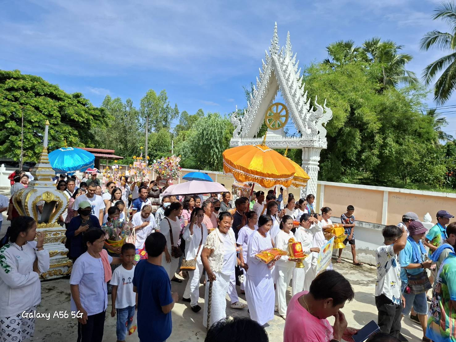 ภาพร่วมพิธีกรรมวัดหาดทรายงาม