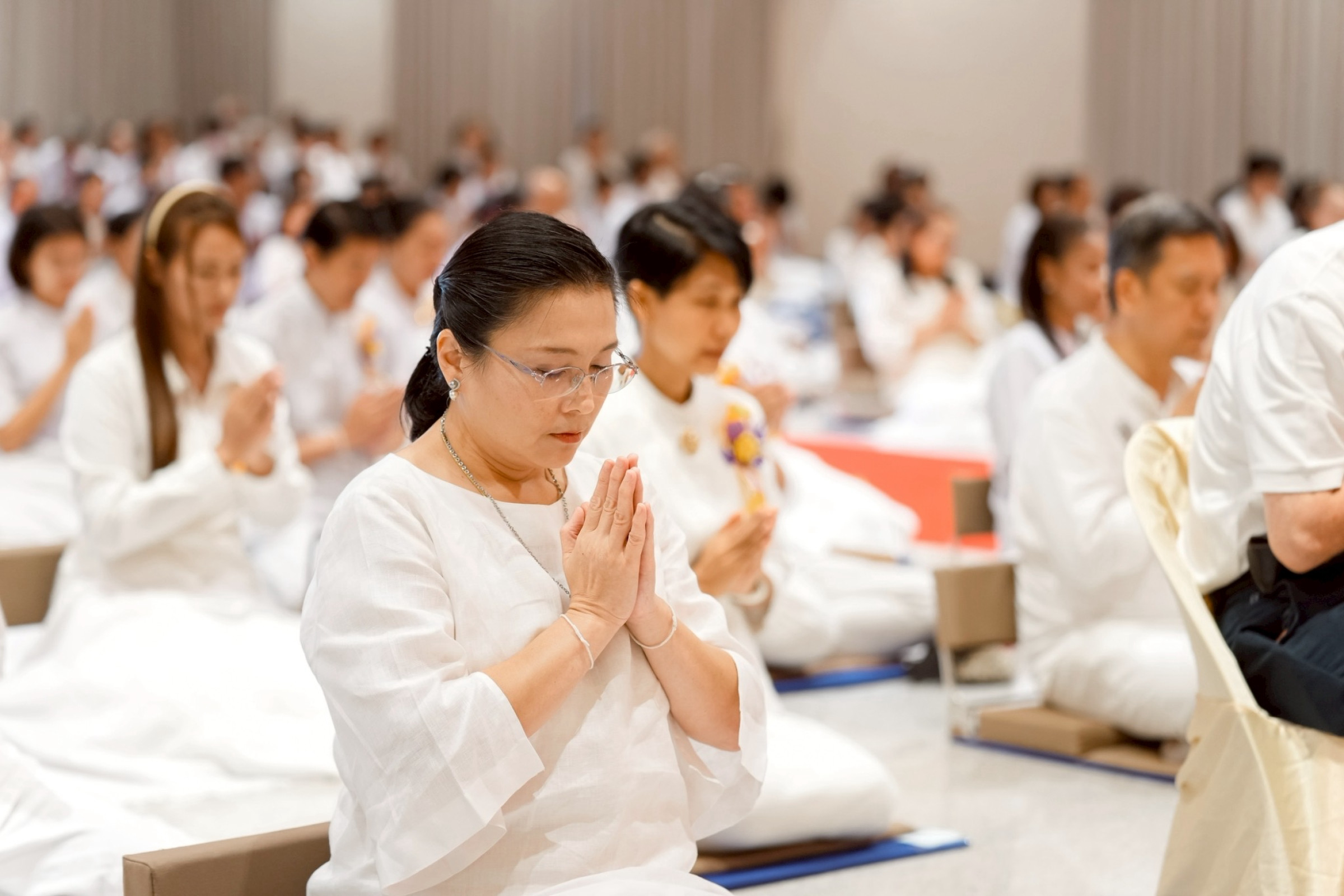 ภาพร่วมพิธีกรรมศูนย์ปฏิบัติธรรมอุทัยแสง