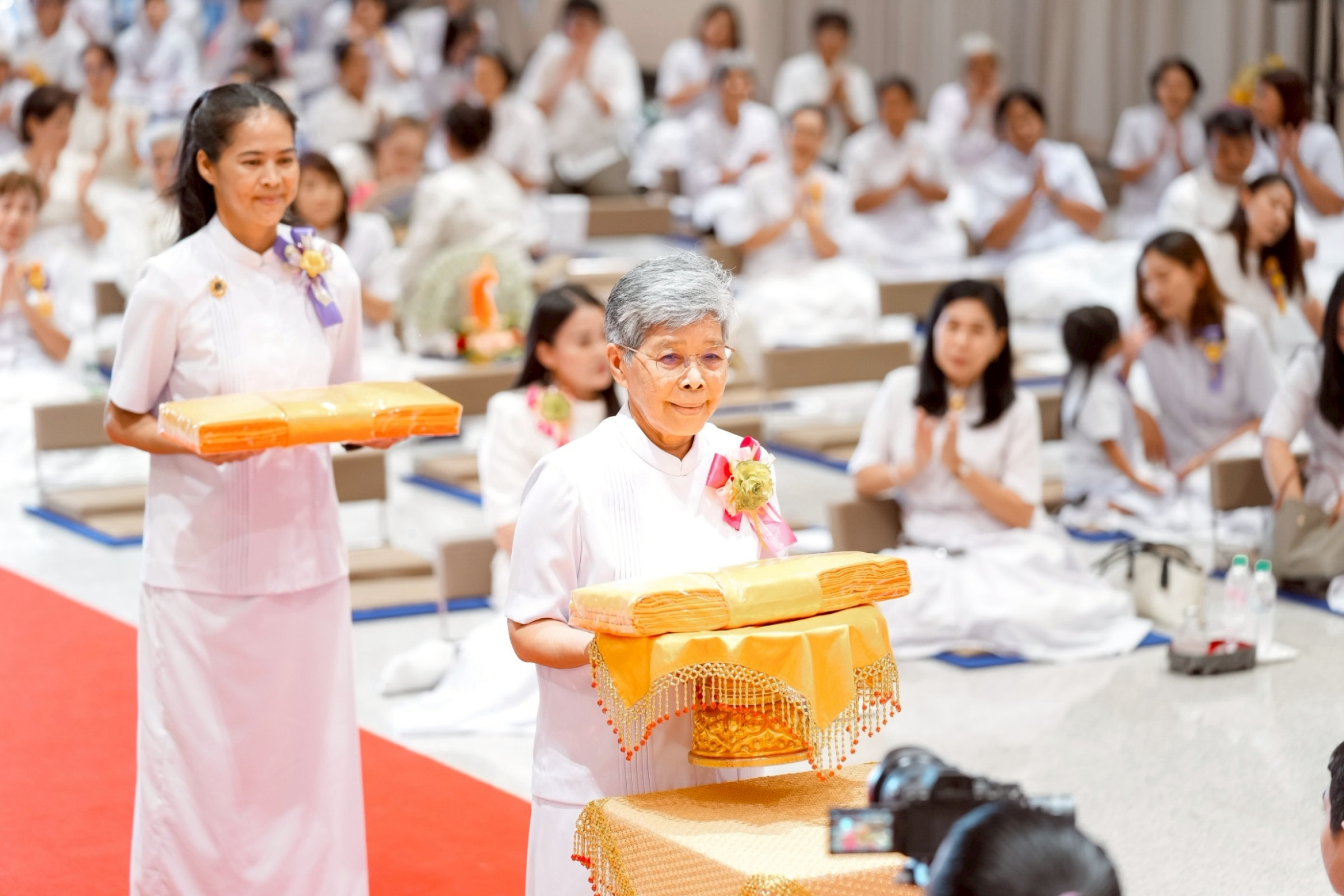 ภาพร่วมพิธีกรรมศูนย์ปฏิบัติธรรมอุทัยแสง