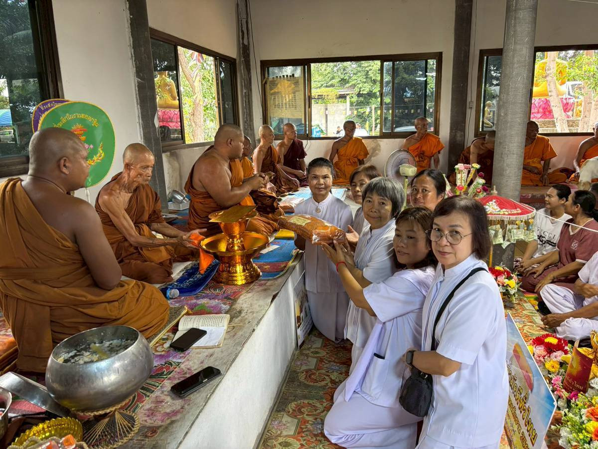 ภาพร่วมพิธีกรรมวัดมณีรัตนาราม