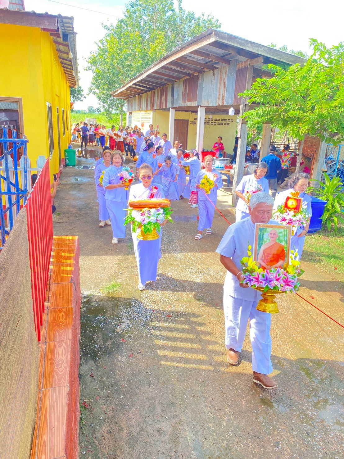 ภาพร่วมขบวนกฐินที่พักสงฆ์ศรีบุญเรือง