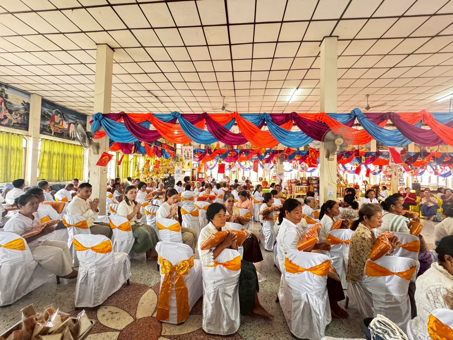 ภาพร่วมพิธีกรรมวัดตาลบ้านหนองดินดำ