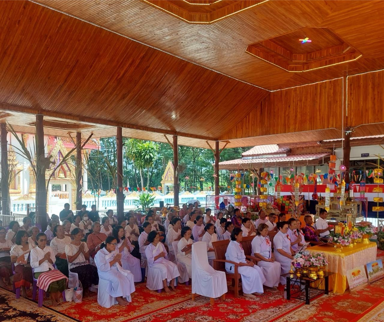 ภาพร่วมพิธีกรรมวัดเสาธง