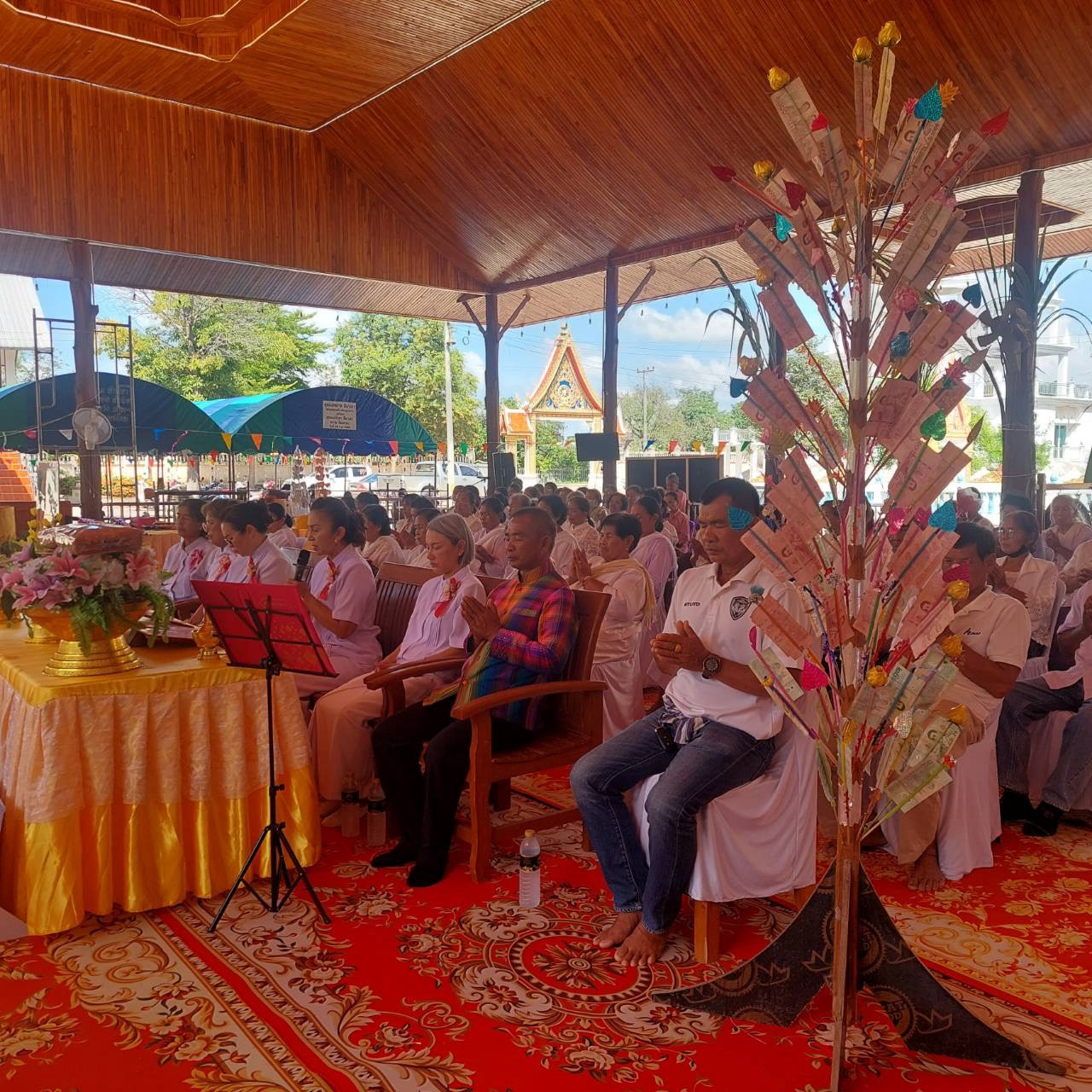 ภาพร่วมพิธีกรรมวัดเสาธง