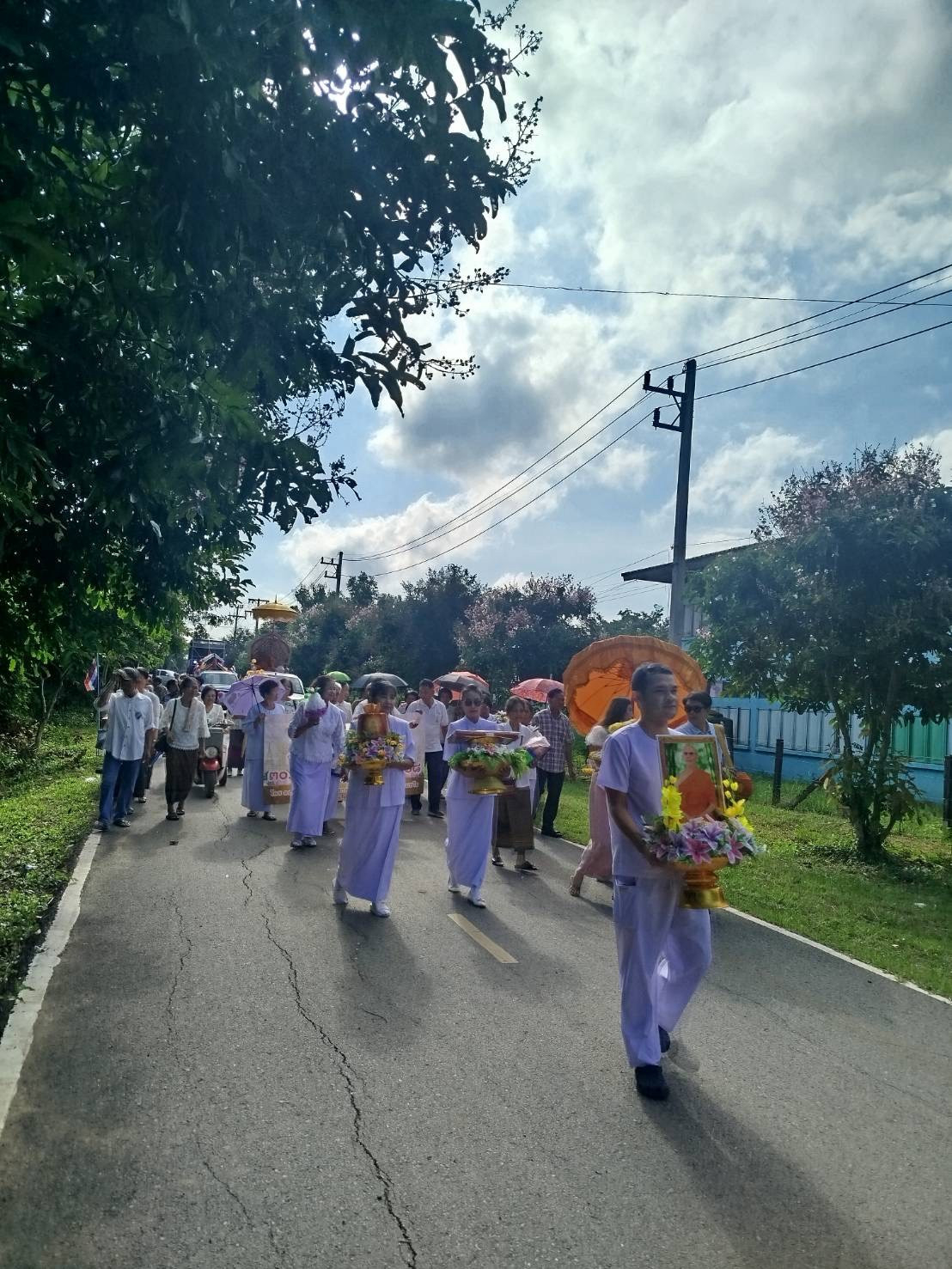 ภาพร่วมขบวนกฐินวัดช้างพัง