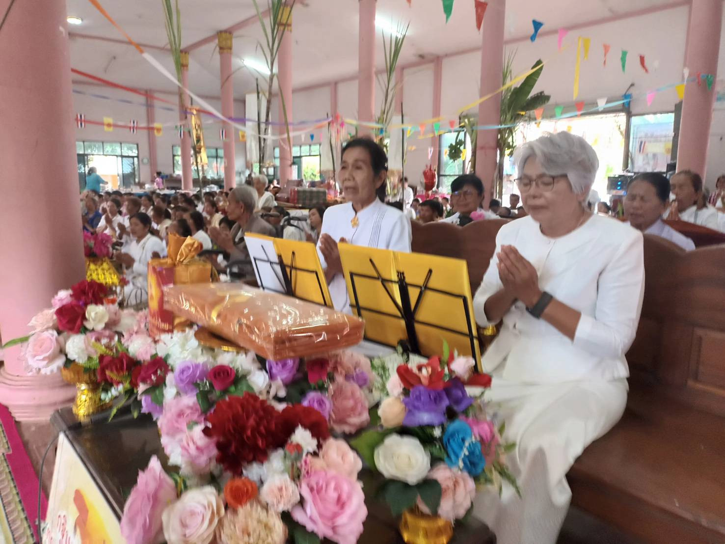 ภาพร่วมพิธีกรรมวัดท่ากูบ