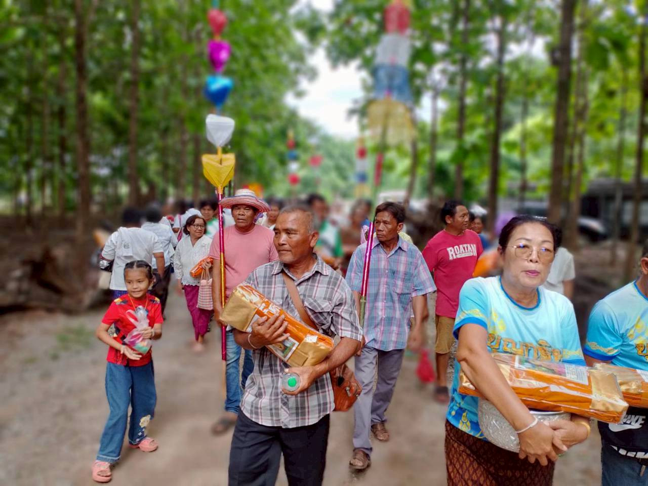 ภาพร่วมพิธีกรรมวัดหนองประดู่