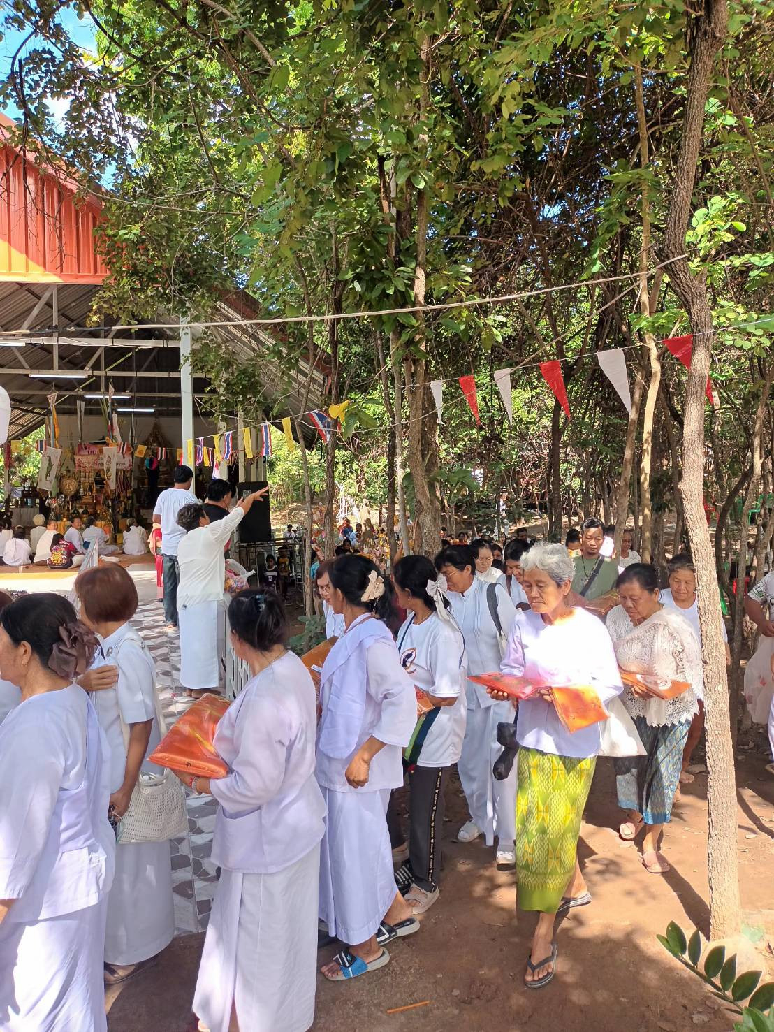 ภาพร่วมพิธีกรรมที่พักสงฆ์พุทธานุสสติ