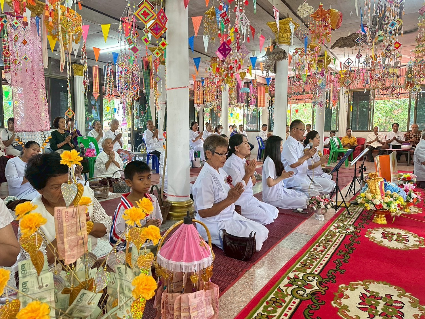 ภาพร่วมพิธีกรรมวัดบัลลังก์