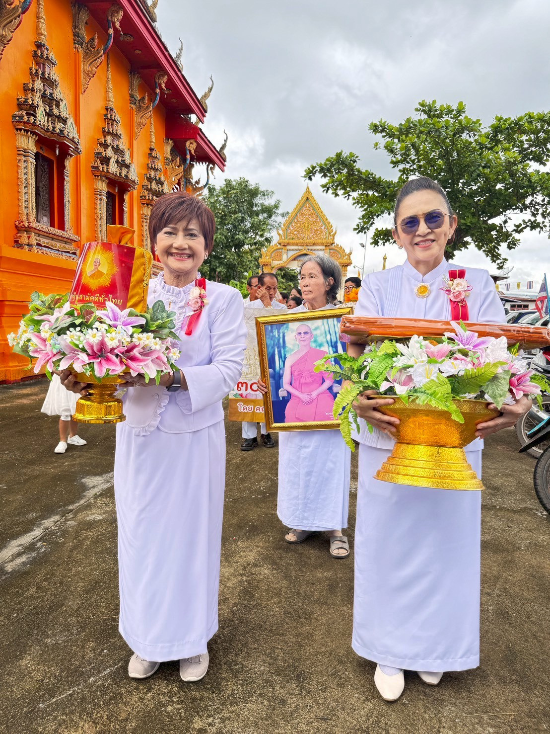 ภาพร่วมขบวนกฐินวัดจูมฆ้อง