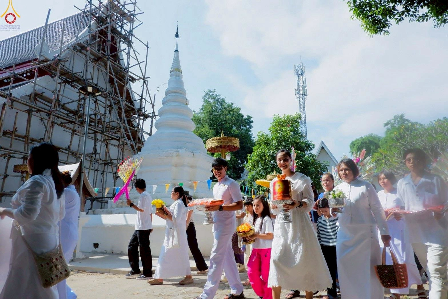 ภาพร่วมพิธีกรรมวัดทาดอยคำ