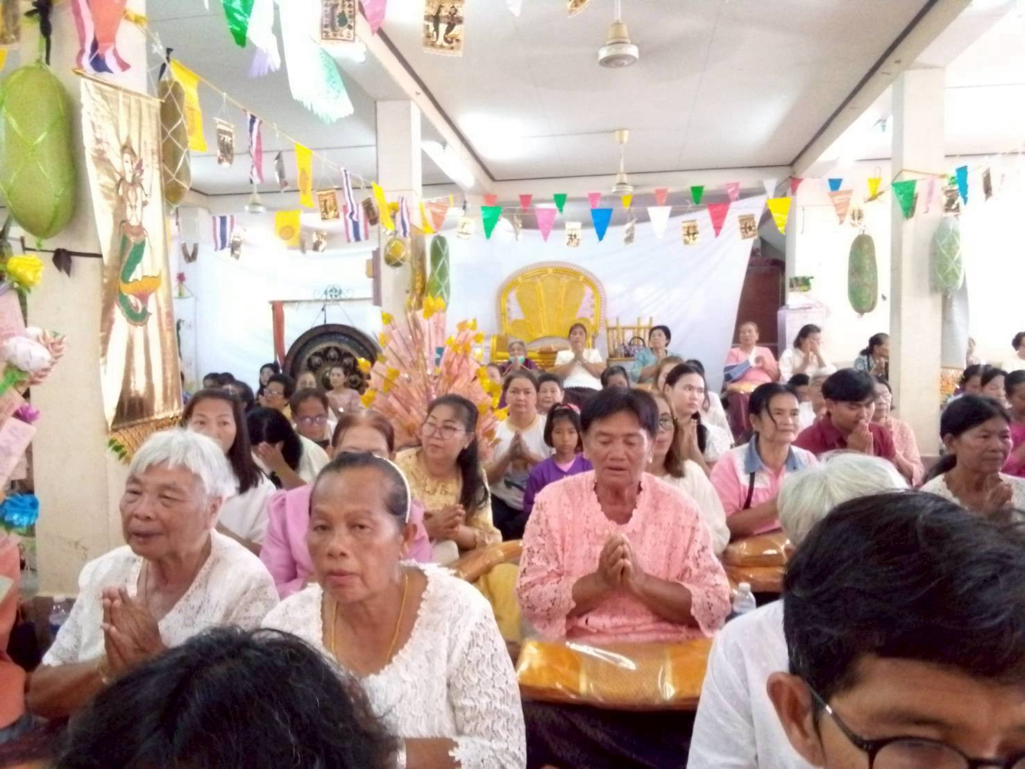 ภาพร่วมพิธีกรรมวัดชีชุมพร