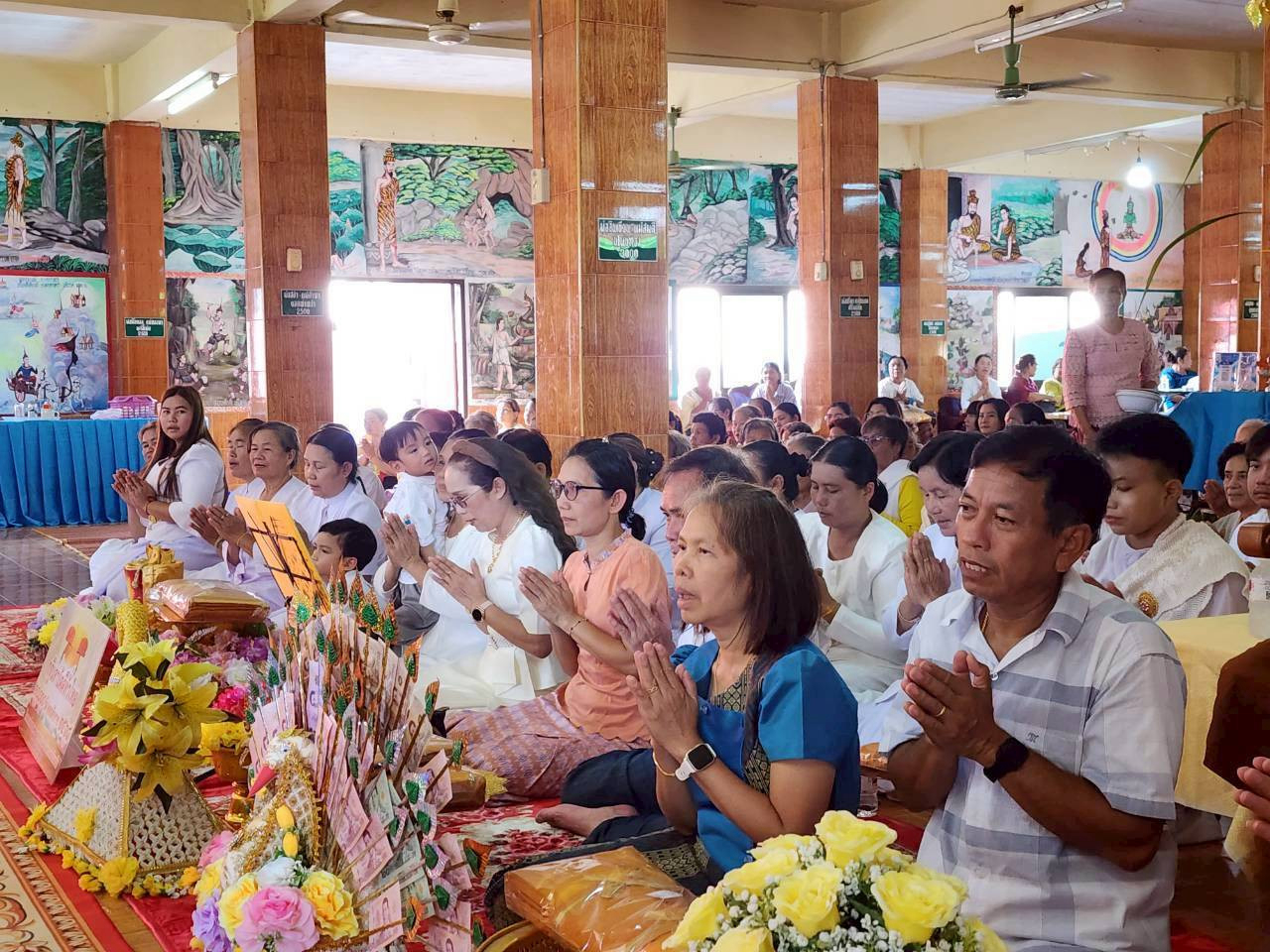 ภาพร่วมพิธีกรรมวัดชมพู