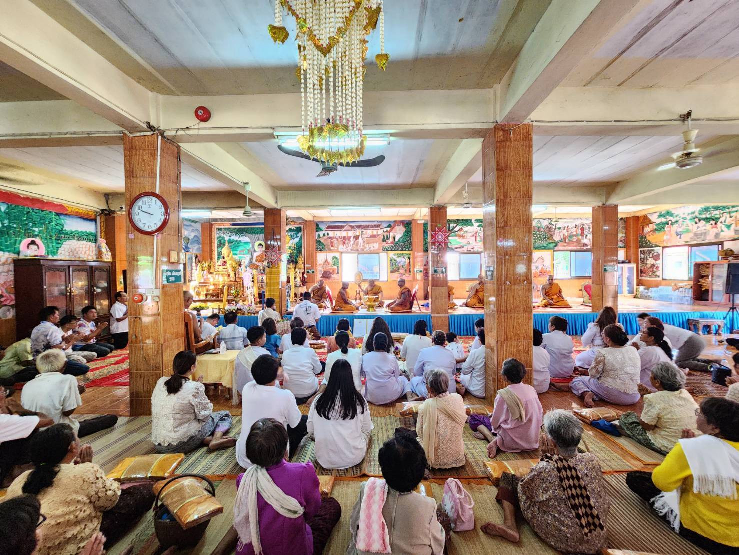 ภาพร่วมพิธีกรรมวัดชมพู