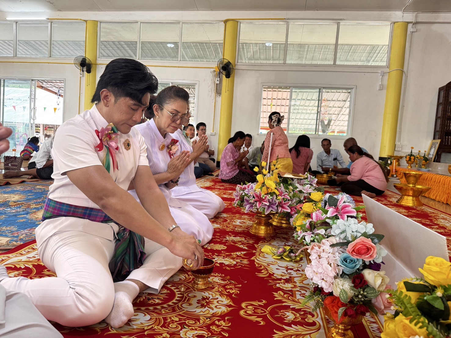 ภาพร่วมพิธีกรรมวัดศรีมงคล