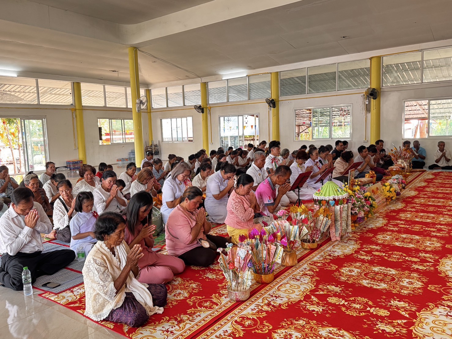 ภาพร่วมพิธีกรรมวัดศรีมงคล