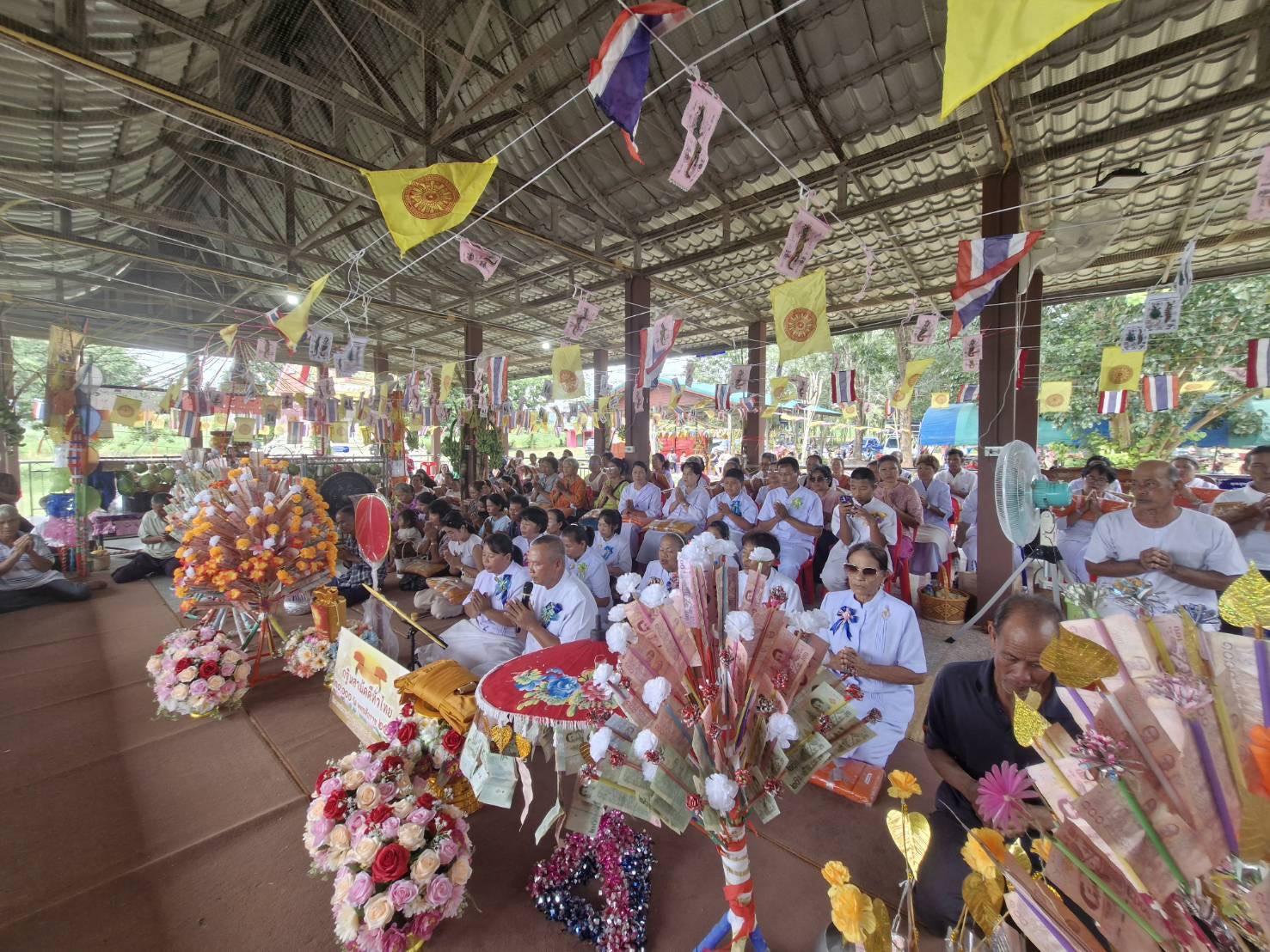 ภาพร่วมพิธีกรรมวัดโชคสัมพันธ์