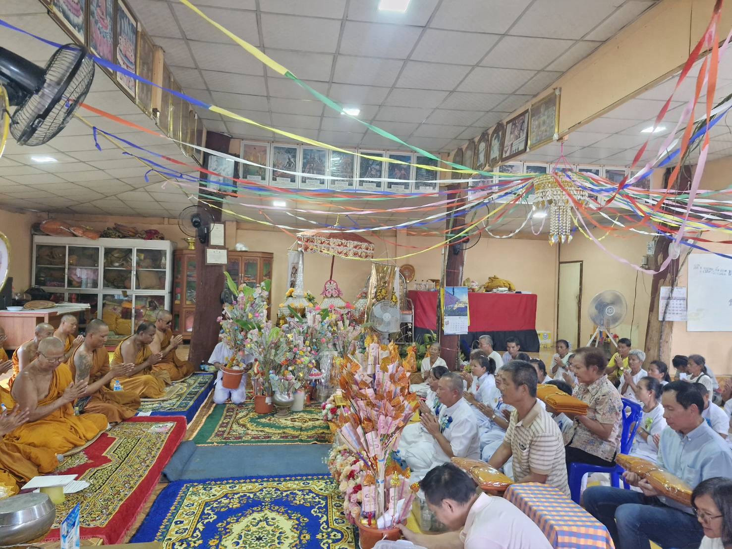 ภาพร่วมพิธีกรรมวัดวังตาเทพ