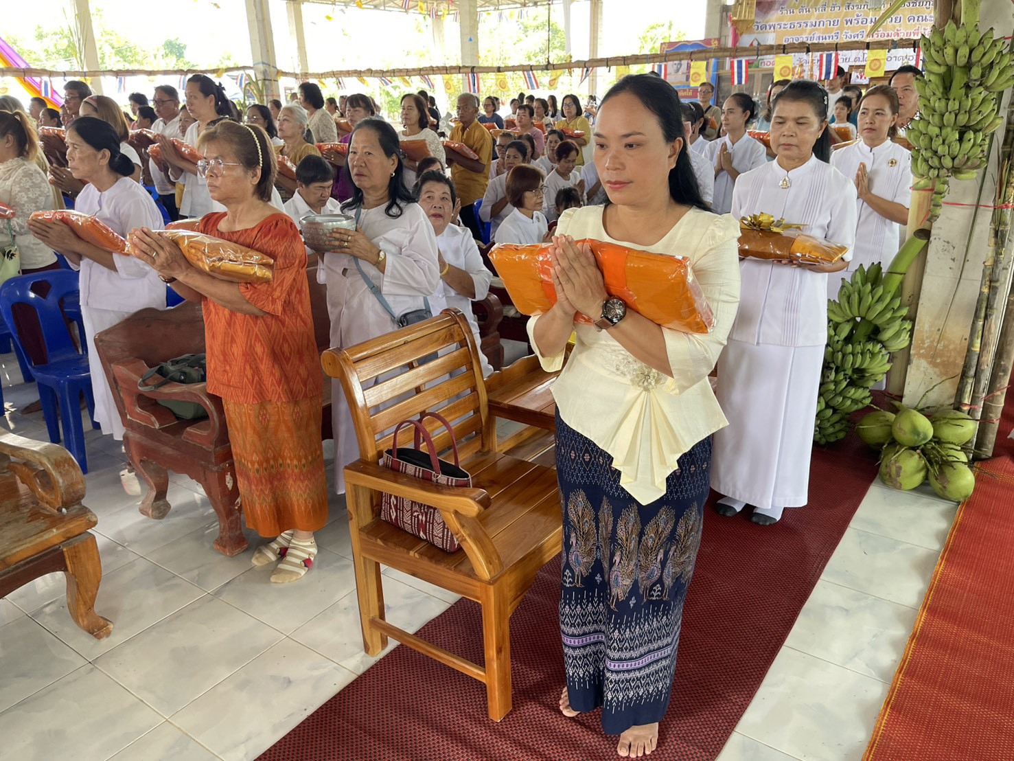 ภาพร่วมพิธีกรรมวัดละหานค่าย