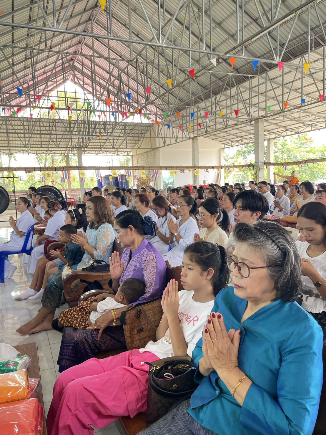 ภาพร่วมพิธีกรรมวัดละหานค่าย