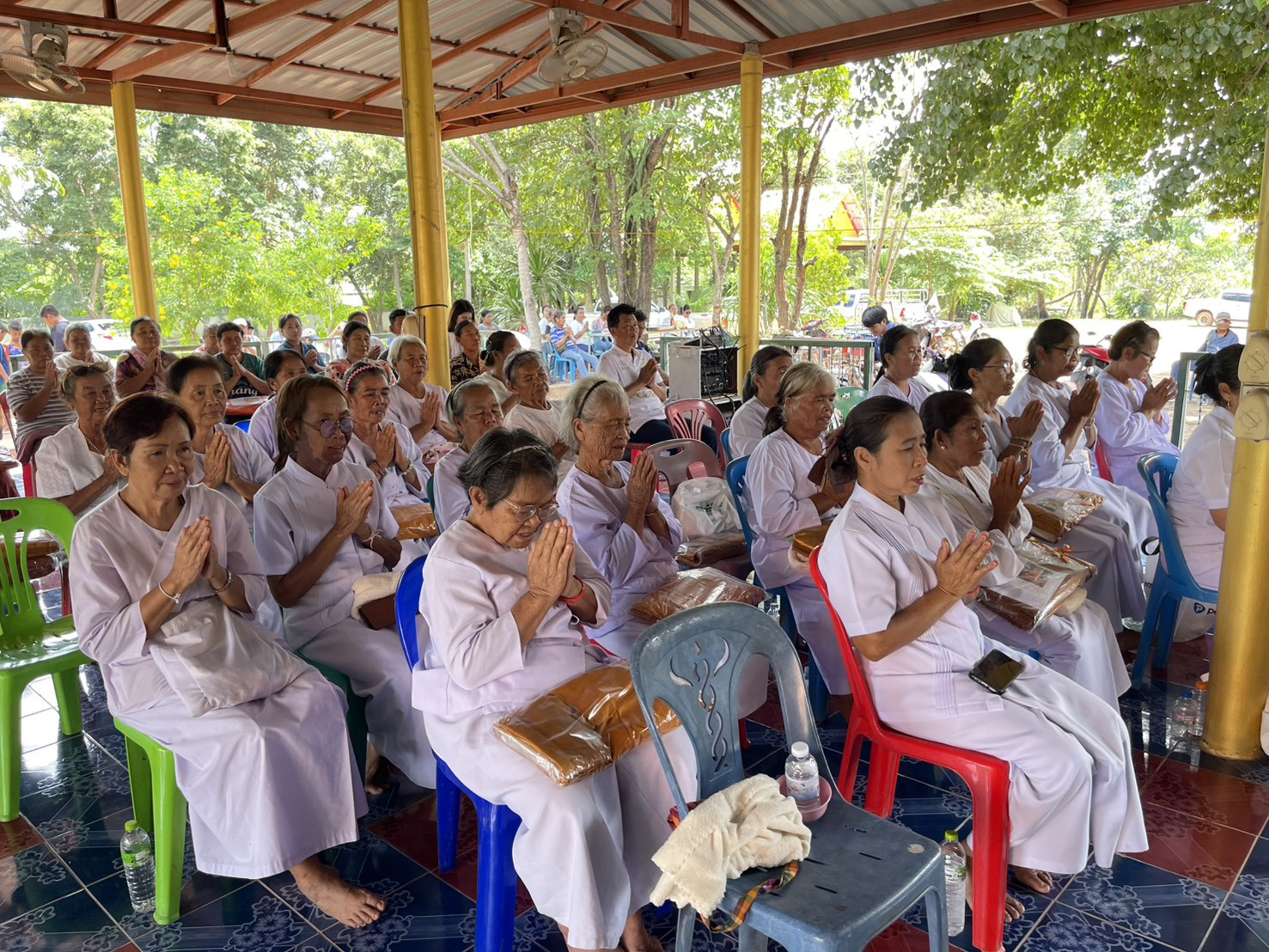 ภาพร่วมพิธีกรรมวัดบ้านกระจวน