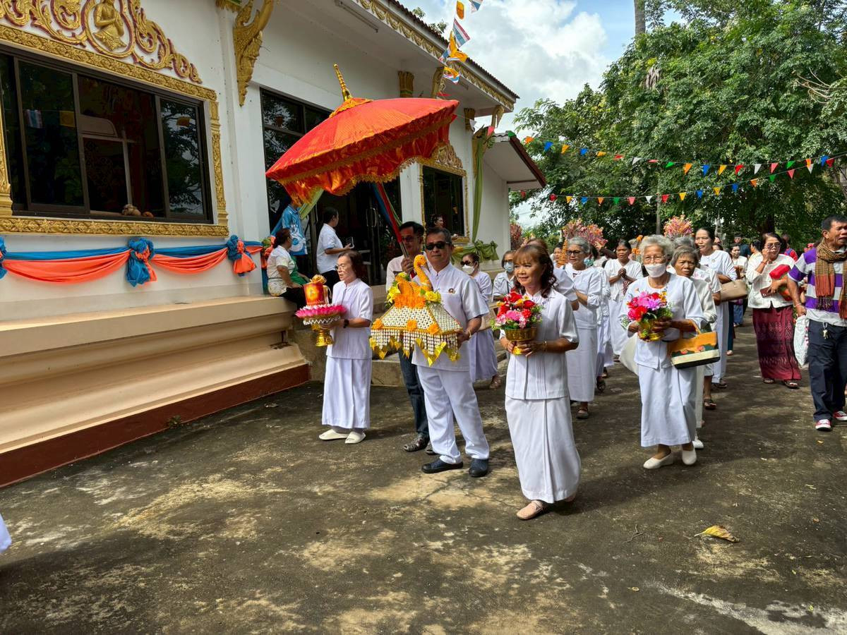 ภาพร่วมขบวนกฐินวัดบ้านกกบก