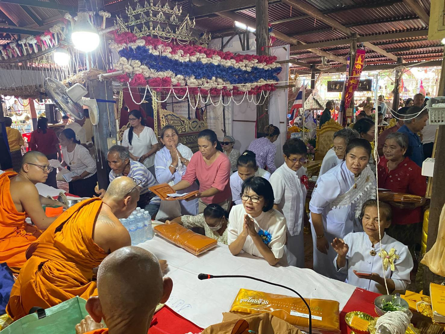 ภาพร่วมพิธีกรรมวัดศรีประชานิมิต