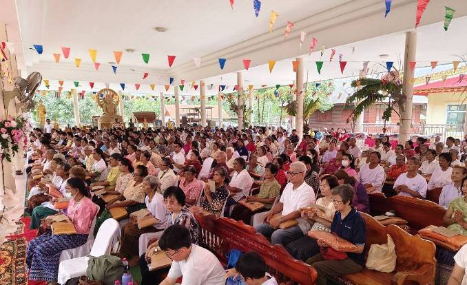 ภาพร่วมพิธีกรรมวัดเลียบน้ำไหล