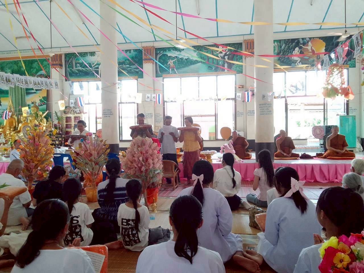 ภาพร่วมพิธีกรรมวัดโพธิ์ล้อม