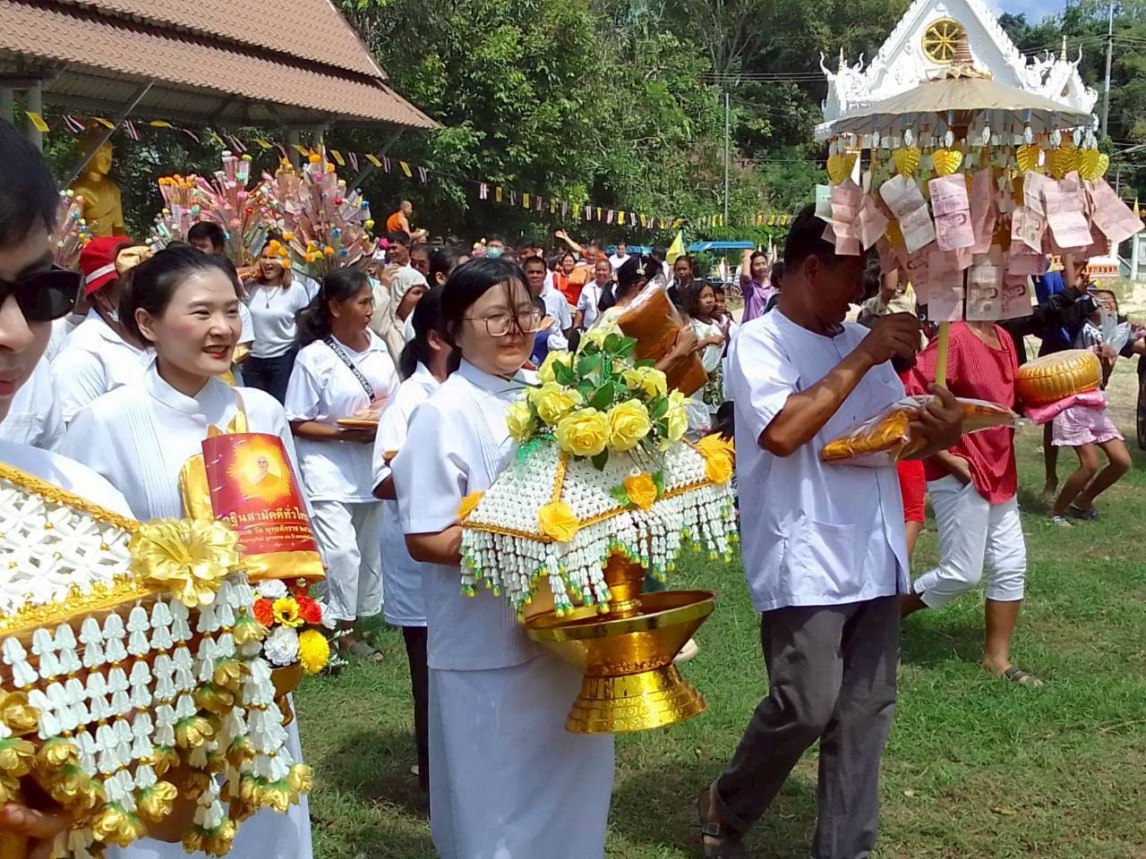 ภาพร่วมพิธีกรรมวัดดอนละนาม