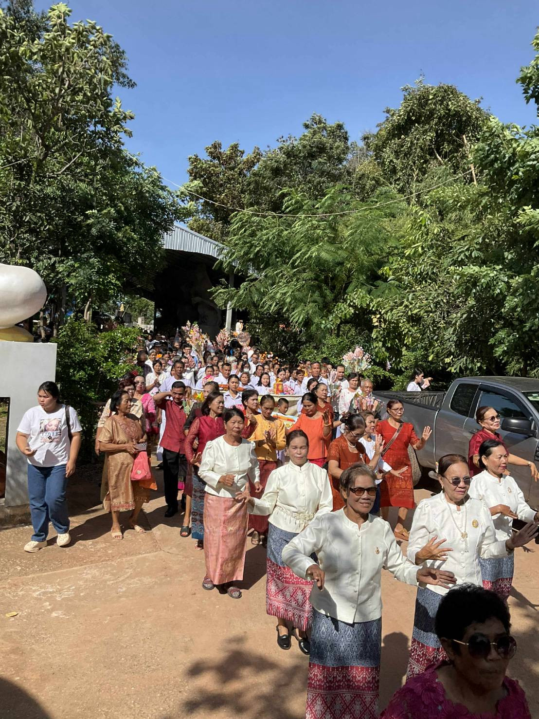 ภาพร่วมพิธีกรรมวัดหนองไผ่ล้อม