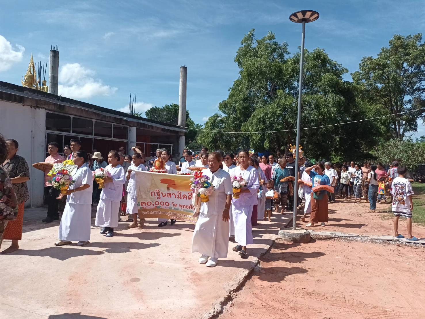ภาพร่วมขบวนกฐินวัดพายัพซับใหญ่
