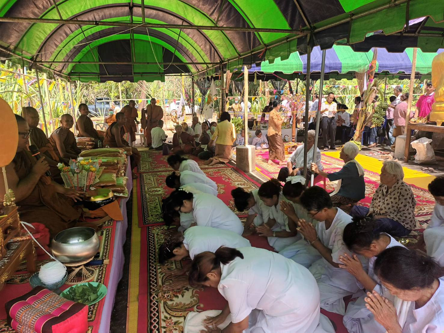 ภาพร่วมพิธีกรรมวัดพายัพซับใหญ่